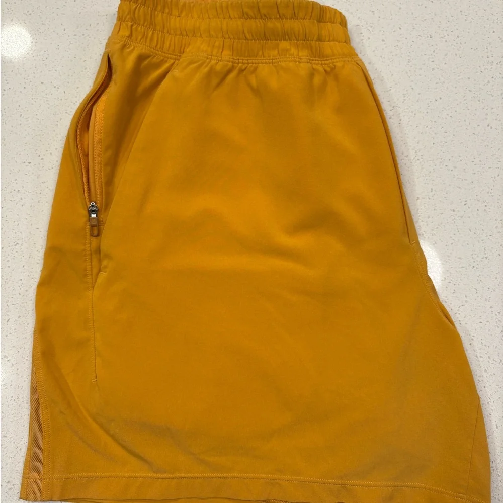 LULULEMON PACEBREAKER LINED 5” - Picture 2 of 4